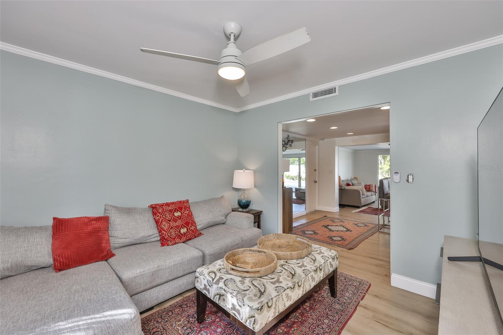 Listing photo id 8 for 1279 86th Avenue N