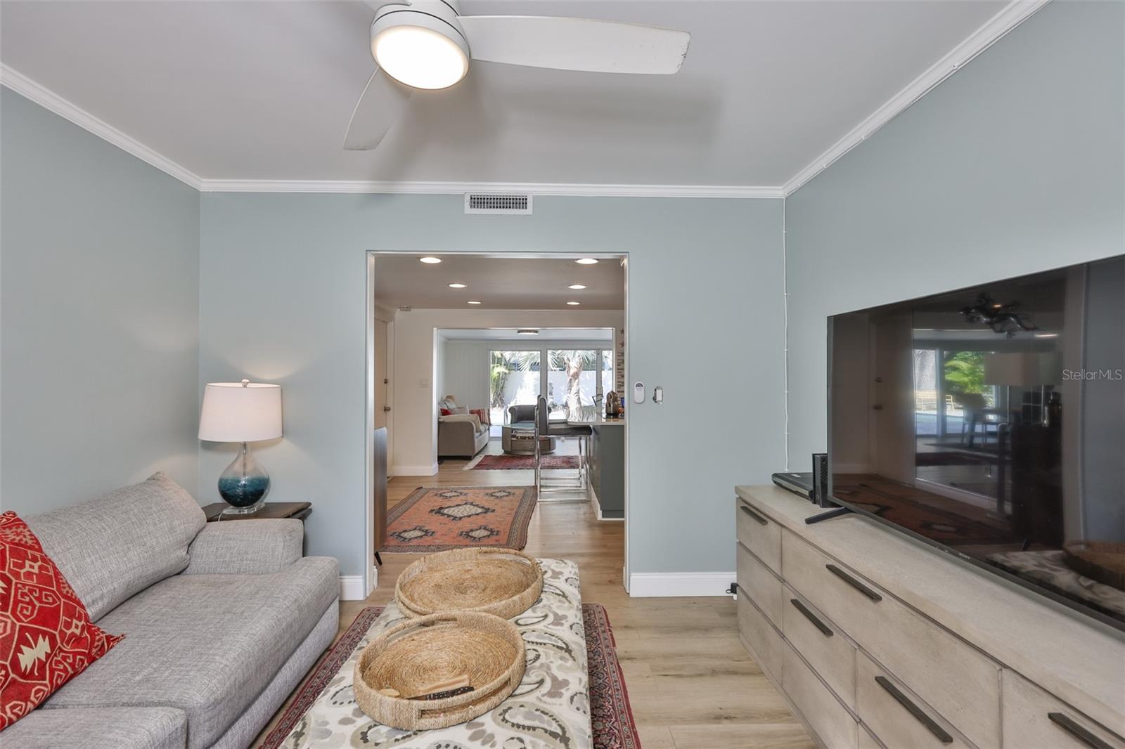 Listing photo id 9 for 1279 86th Avenue N