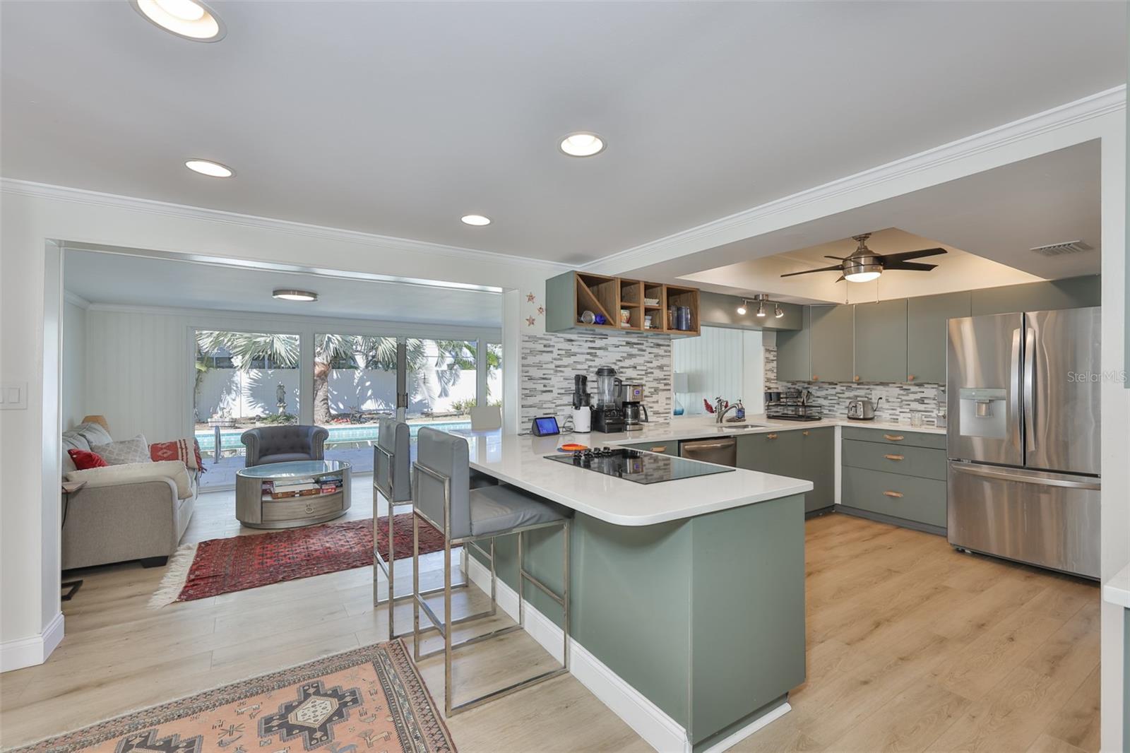 Listing photo id 15 for 1279 86th Avenue N