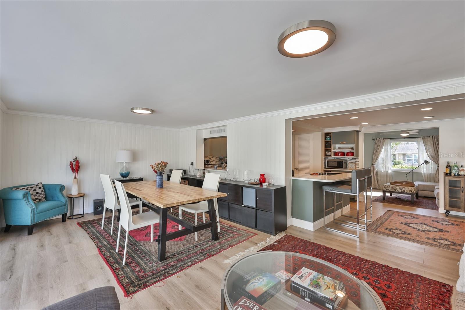 Listing photo id 17 for 1279 86th Avenue N