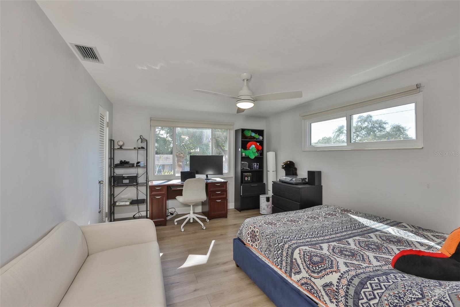 Listing photo id 22 for 1279 86th Avenue N