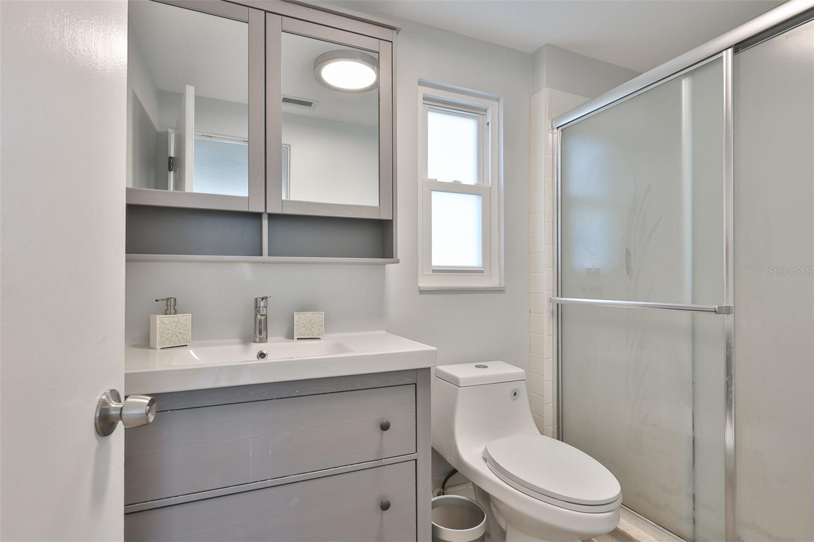 Listing photo id 25 for 1279 86th Avenue N