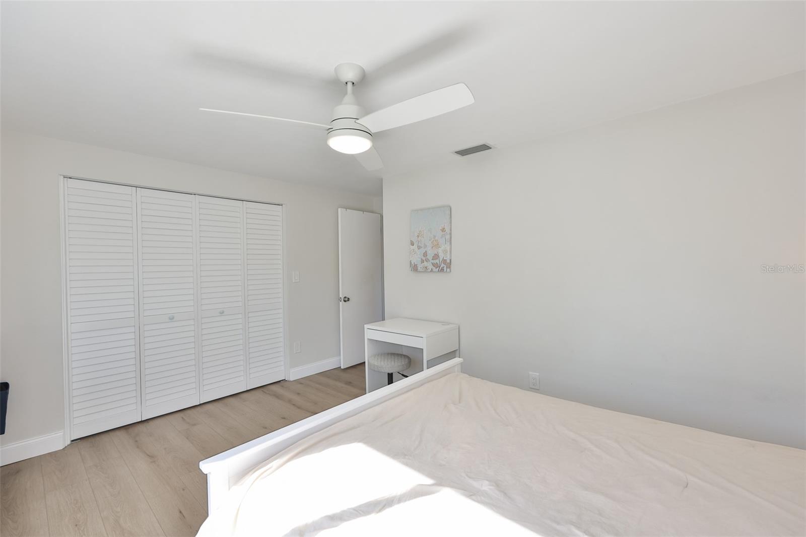 Listing photo id 28 for 1279 86th Avenue N