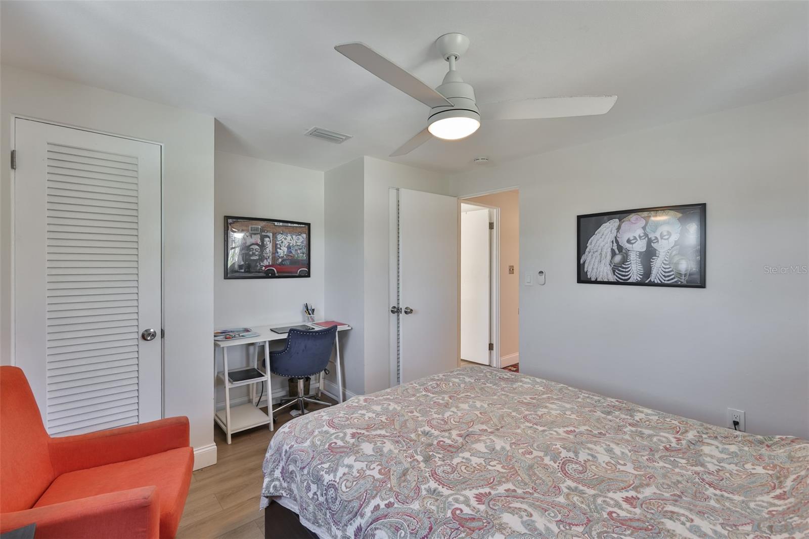 Listing photo id 31 for 1279 86th Avenue N