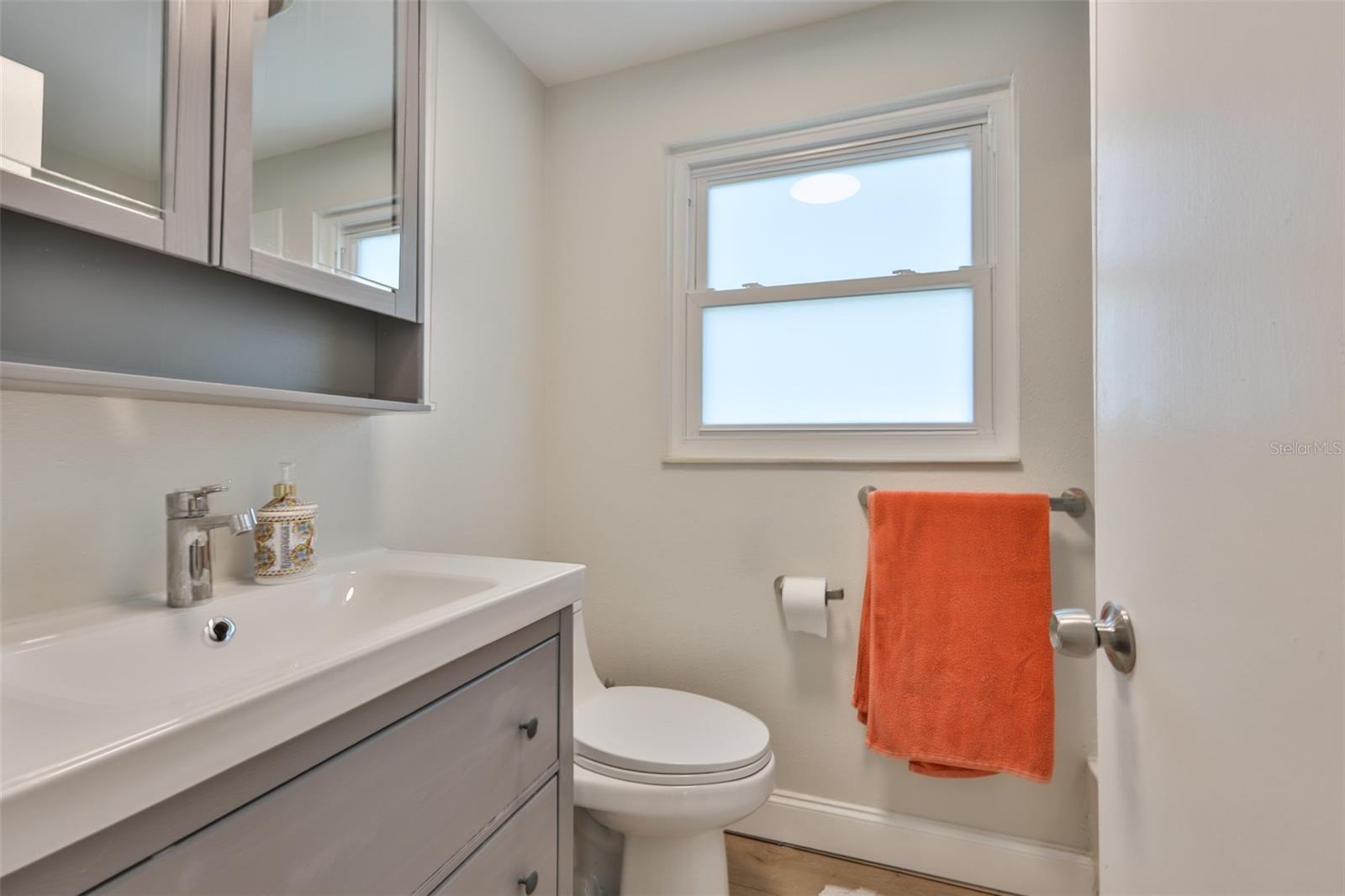 Listing photo id 34 for 1279 86th Avenue N