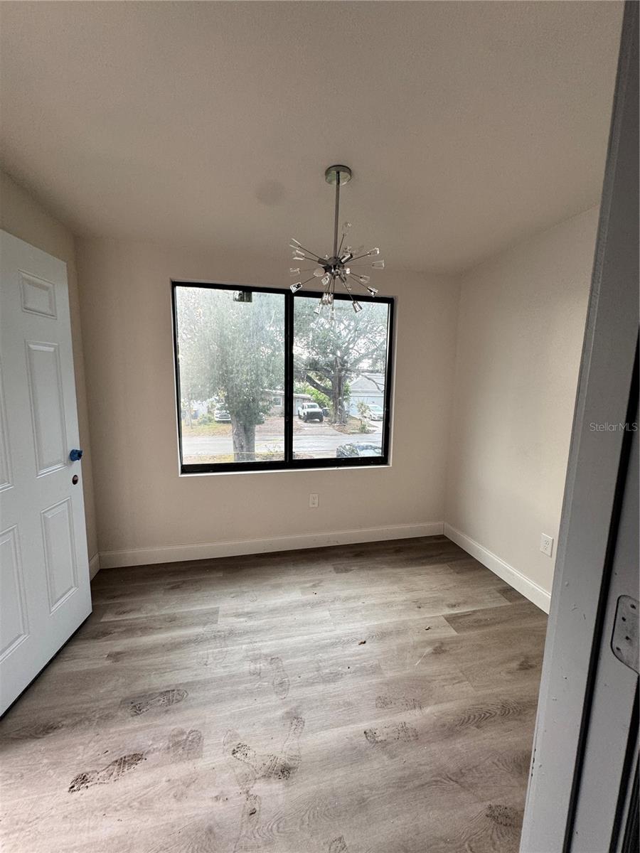 Image 4 of 8 For 1543 Scranton Avenue