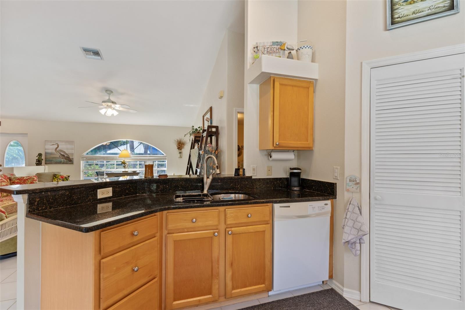 Image 11 of 33 For 7660 Grande Pine Road