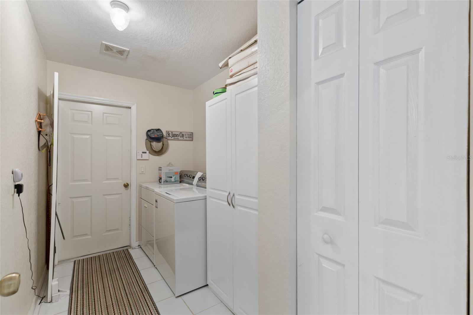 Image 20 of 33 For 7660 Grande Pine Road