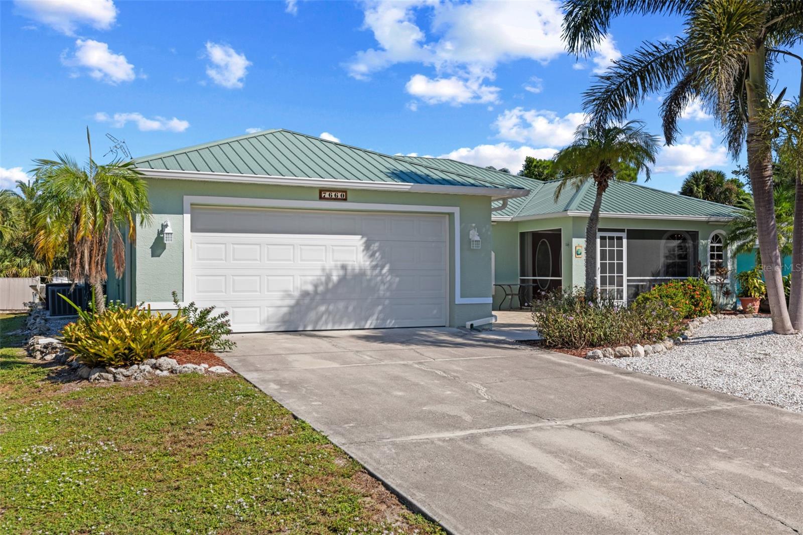 Image 29 of 33 For 7660 Grande Pine Road