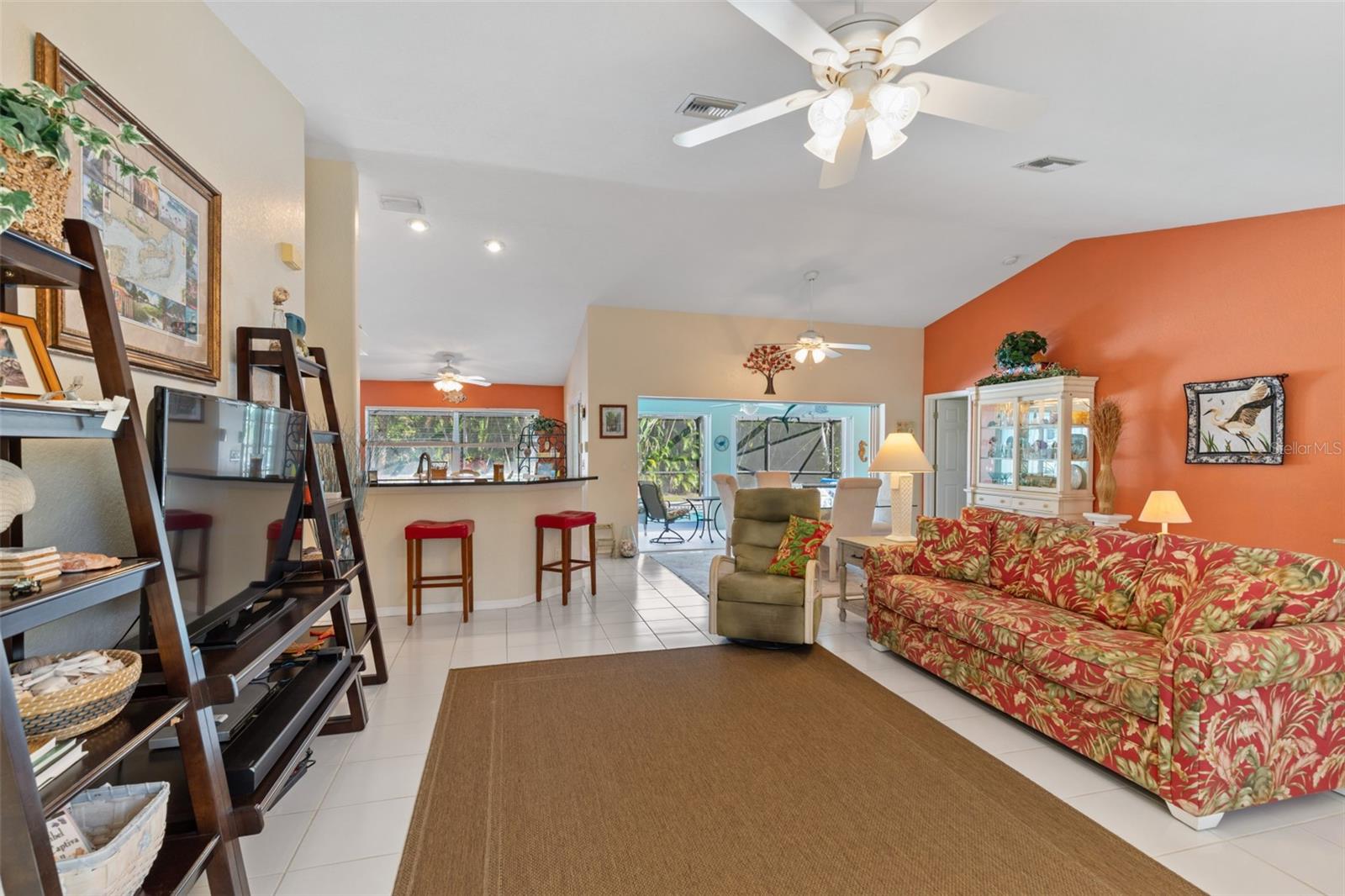 Image 5 of 33 For 7660 Grande Pine Road