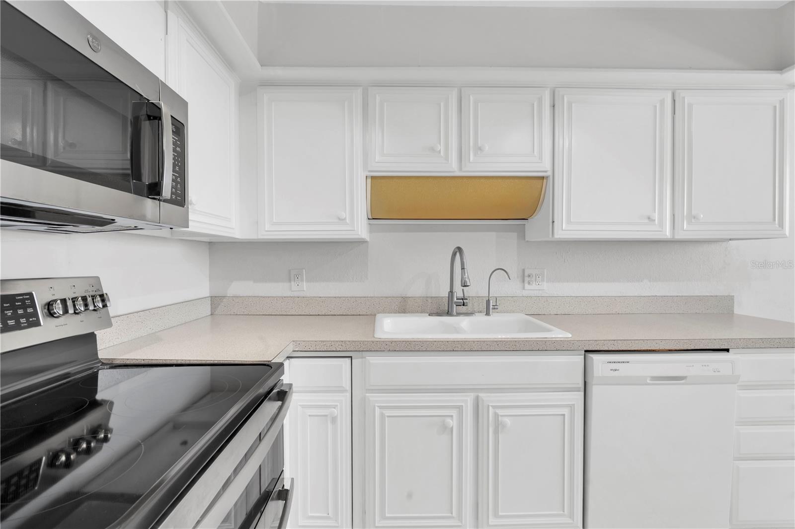 Image 10 of 36 For 9495 Blind Pass Road 304