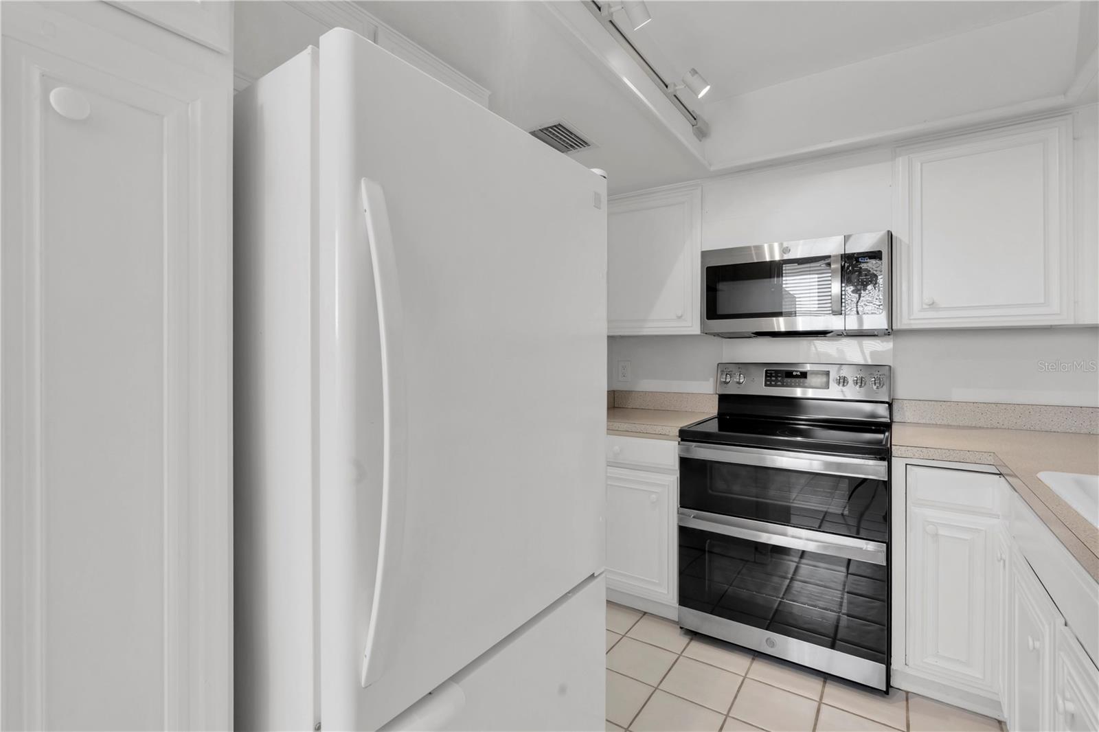 Image 13 of 36 For 9495 Blind Pass Road 304