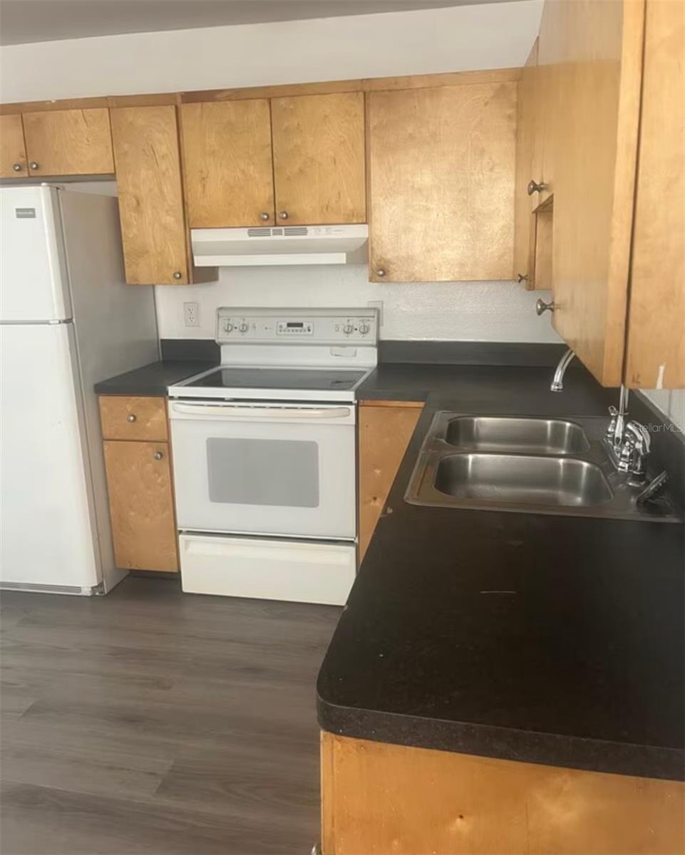 Image 2 of 5 For 6806 Thomas Circle