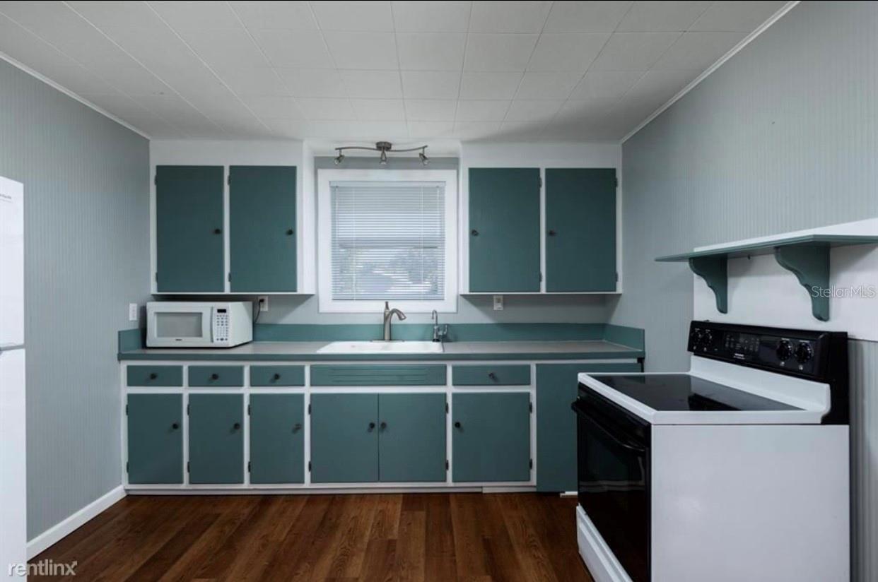 Image 4 of 18 For 3630 38th Avenue N