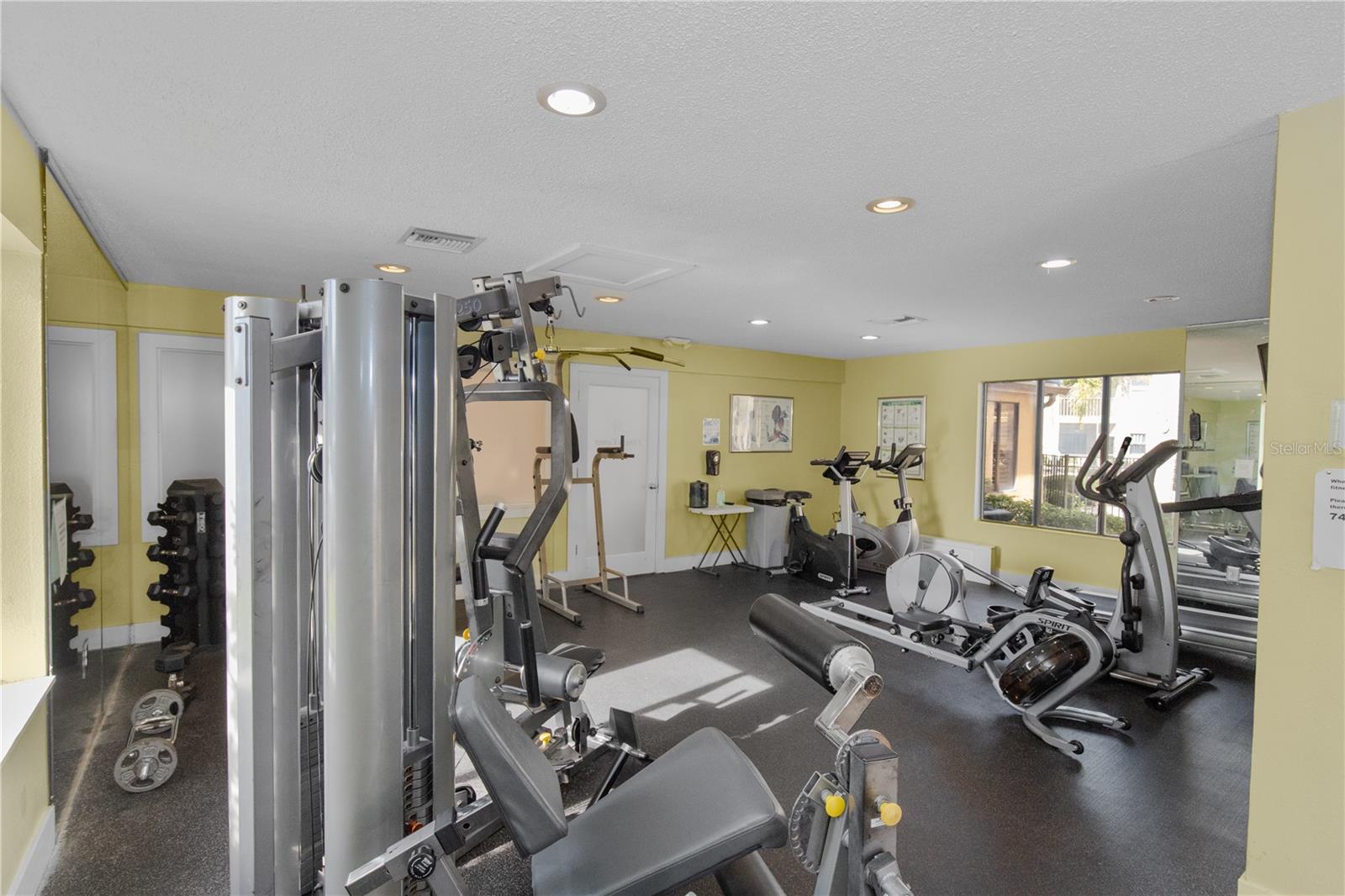 Image 31 of 38 For 10125 Sailwinds Boulevard N 102