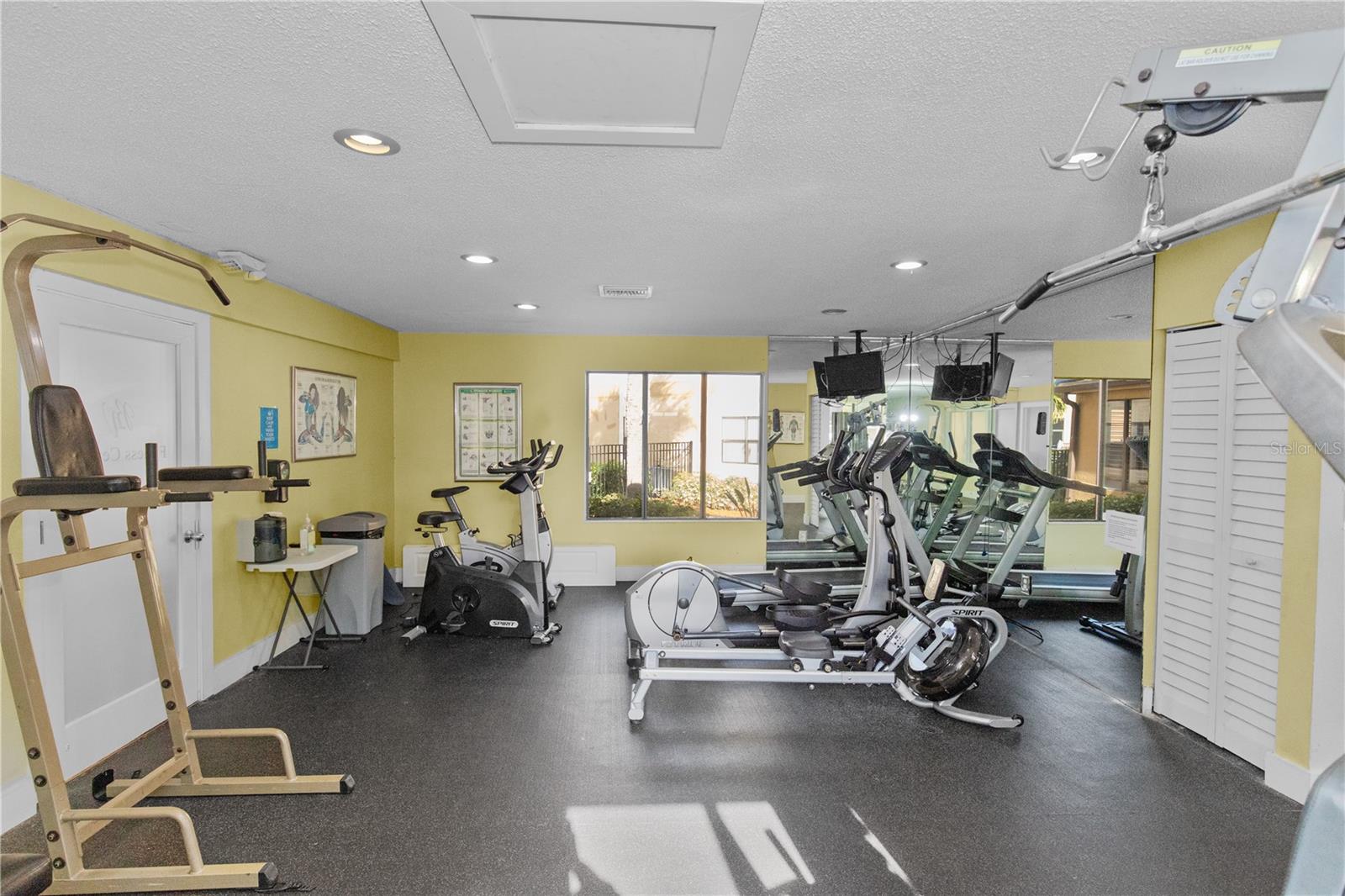 Image 32 of 38 For 10125 Sailwinds Boulevard N 102