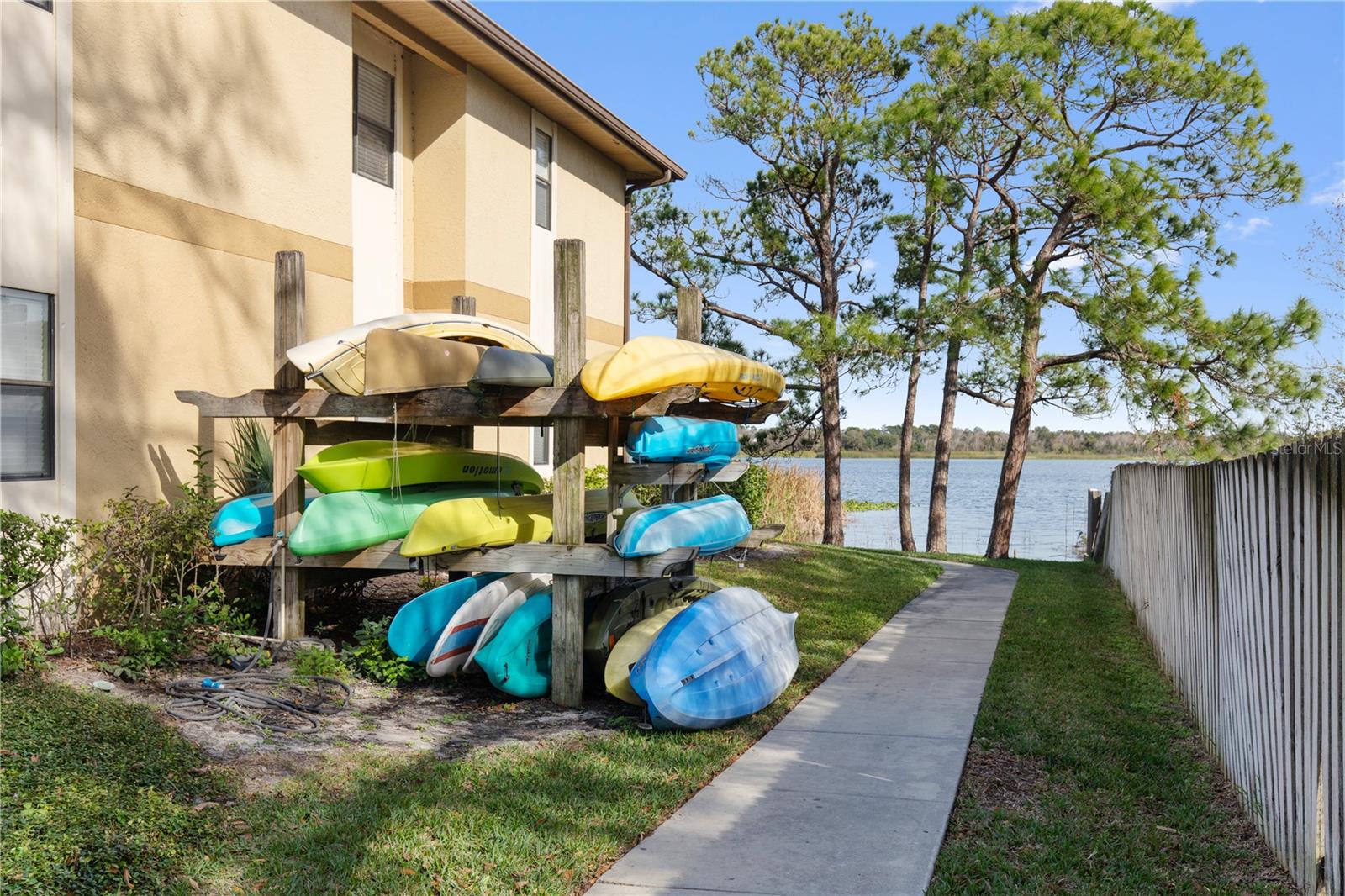 Image 37 of 38 For 10125 Sailwinds Boulevard N 102