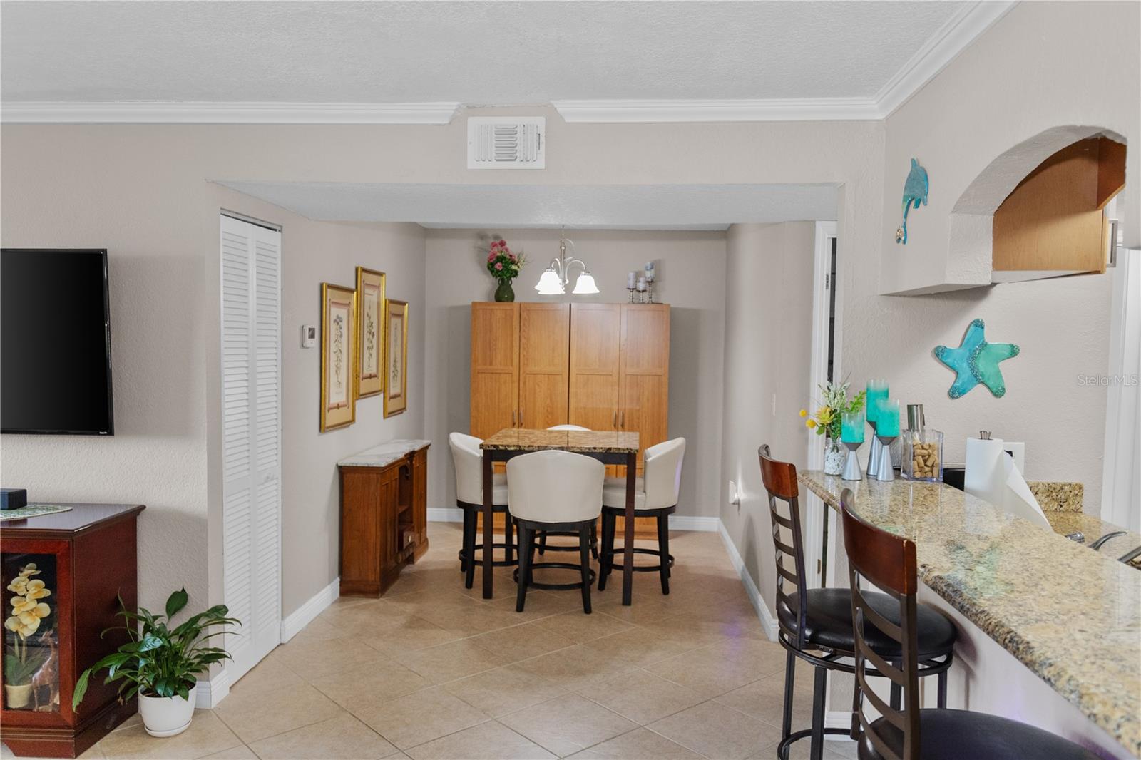 Image 8 of 38 For 10125 Sailwinds Boulevard N 102