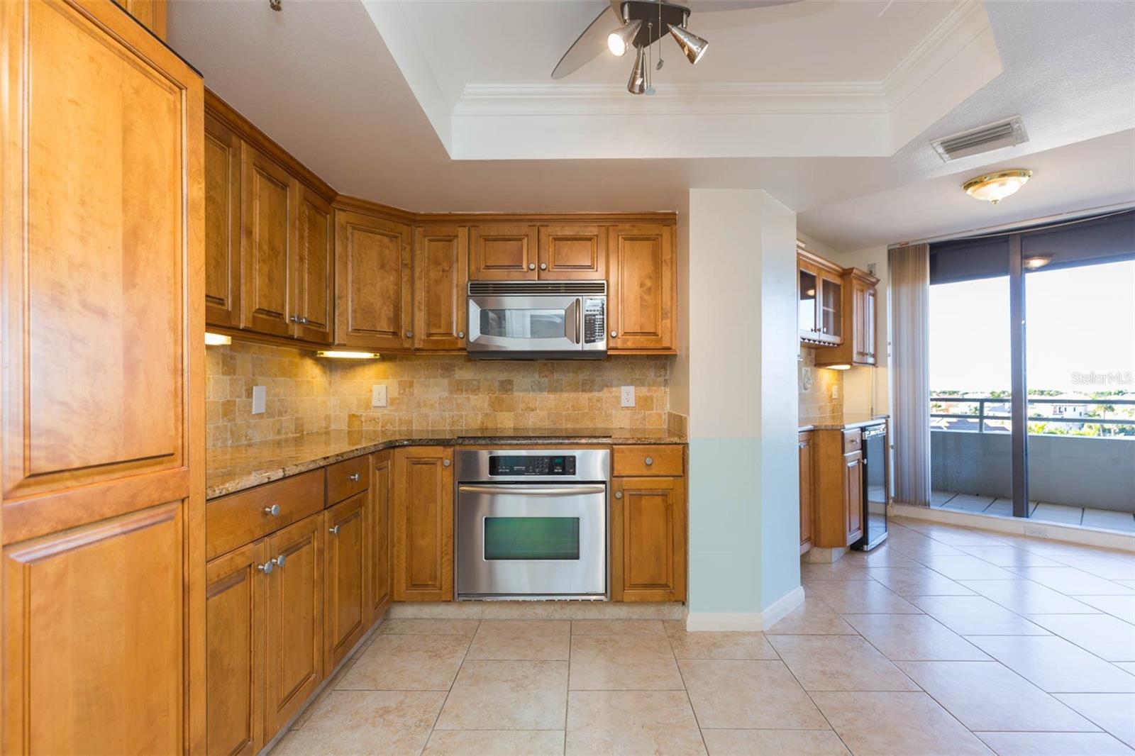 Image 12 of 27 For 5950 Pelican Bay Plaza S 606