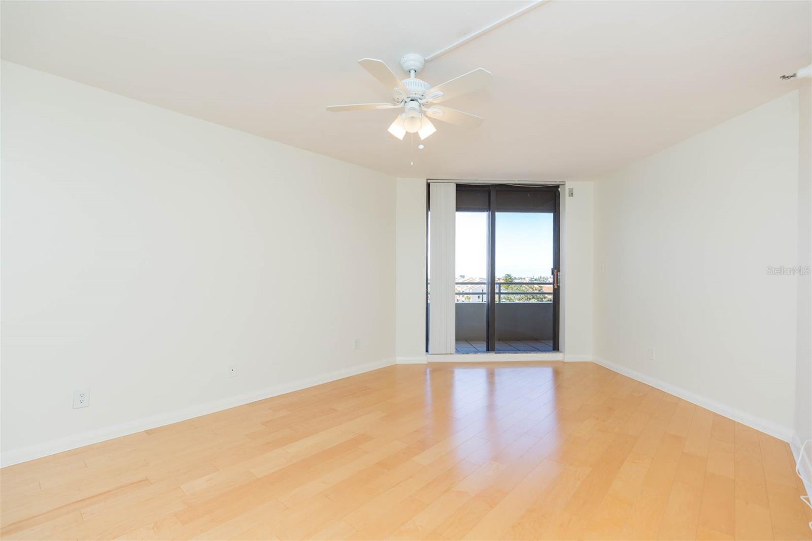 Image 15 of 27 For 5950 Pelican Bay Plaza S 606