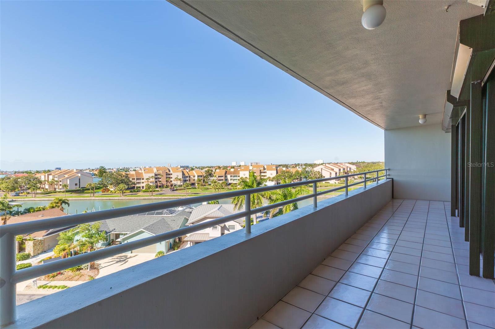 Image 22 of 27 For 5950 Pelican Bay Plaza S 606