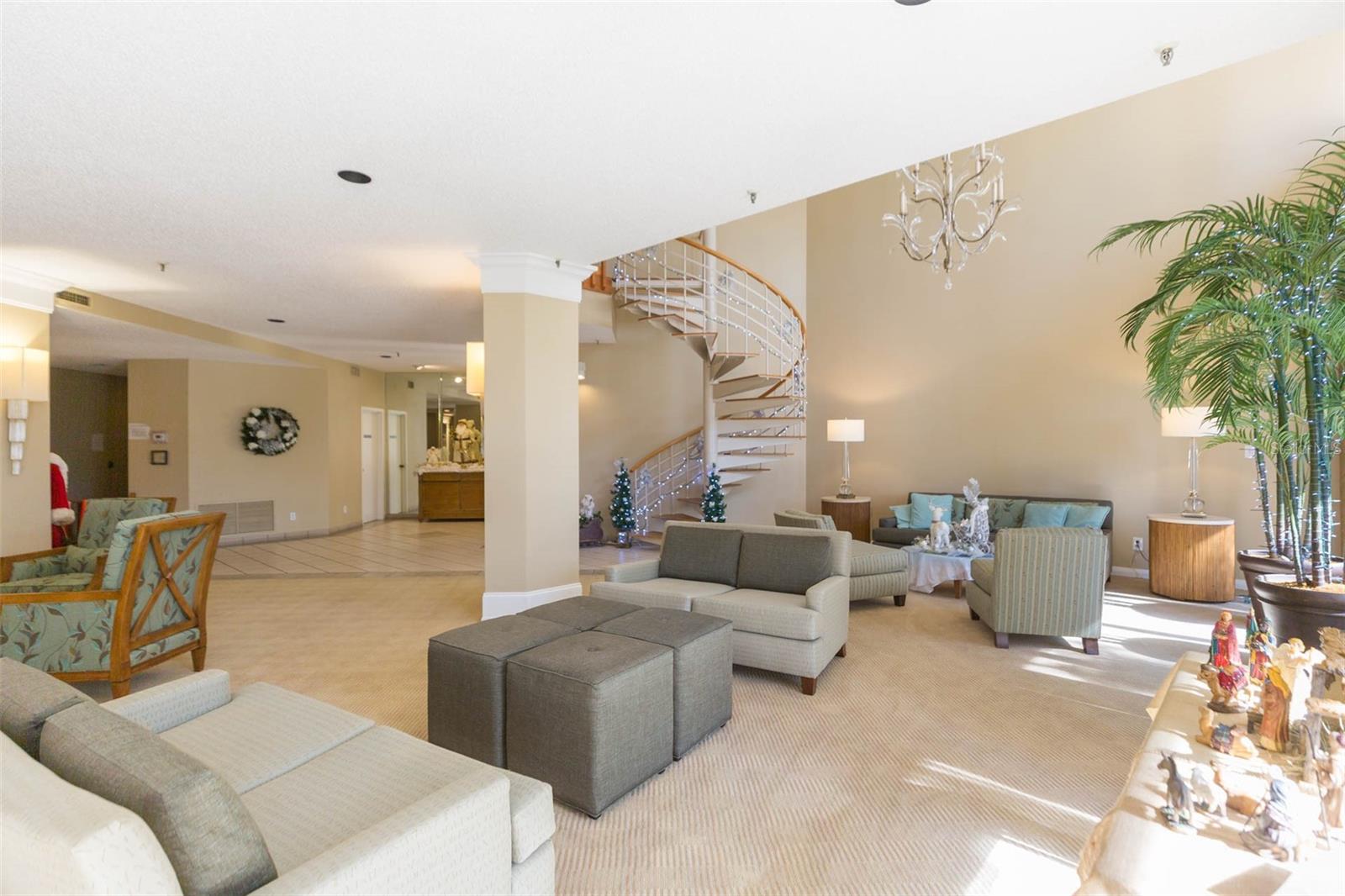 Image 4 of 27 For 5950 Pelican Bay Plaza S 606