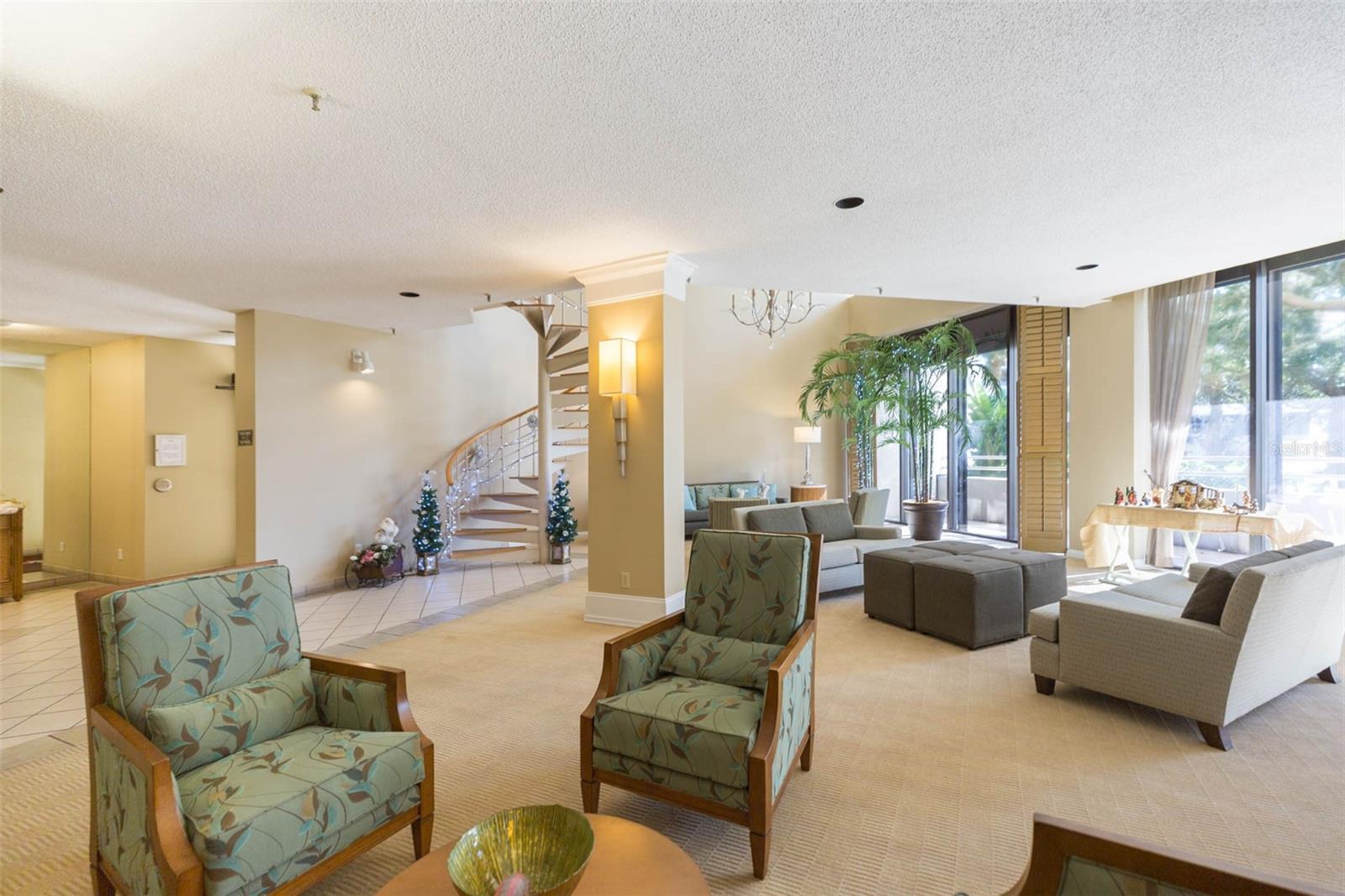 Image 5 of 27 For 5950 Pelican Bay Plaza S 606