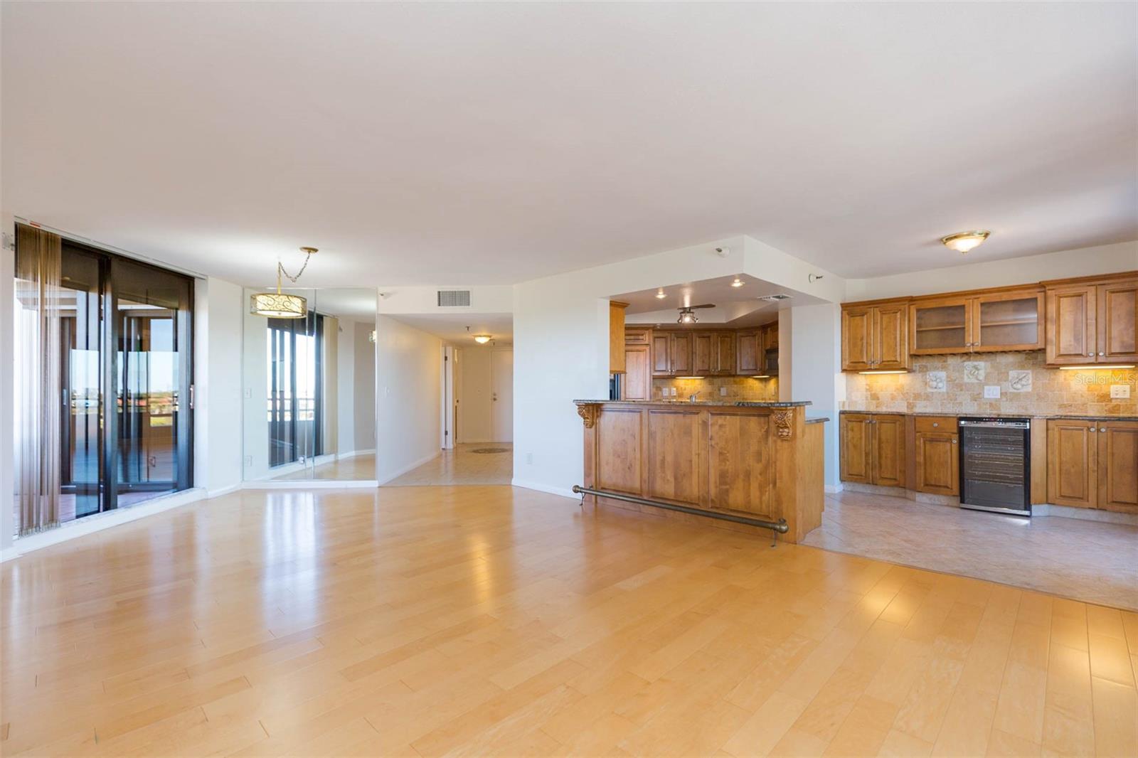 Image 8 of 27 For 5950 Pelican Bay Plaza S 606