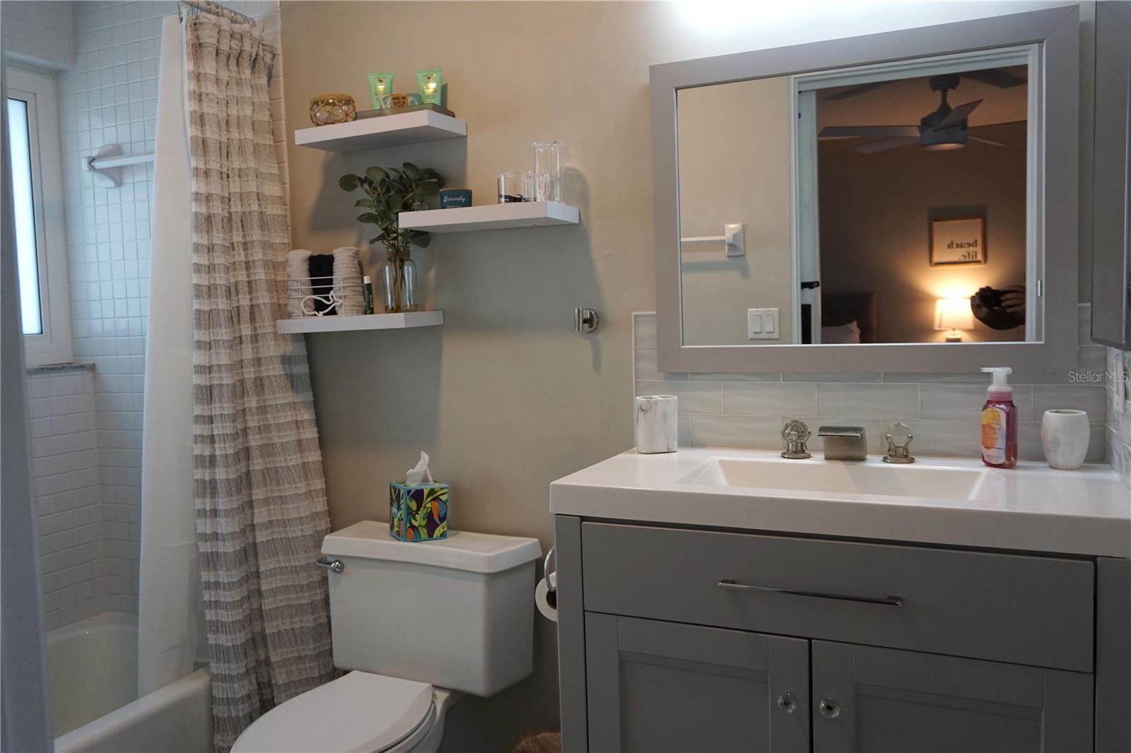 Image 17 of 43 For 534 Pinellas Bayway S 204