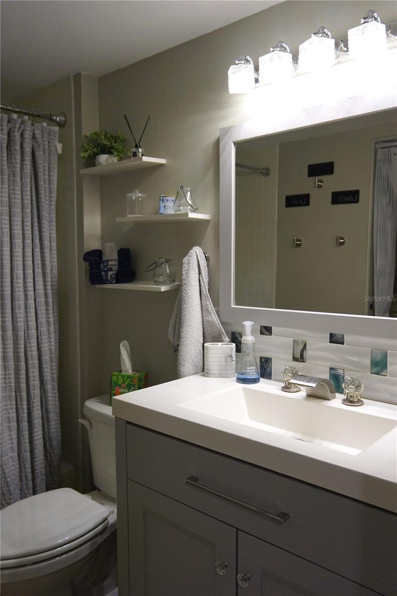 Image 22 of 43 For 534 Pinellas Bayway S 204