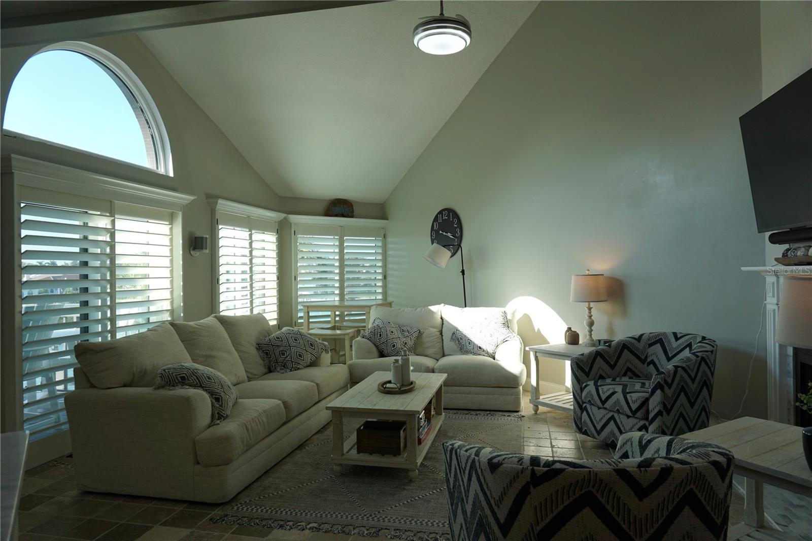 Image 6 of 43 For 534 Pinellas Bayway S 204