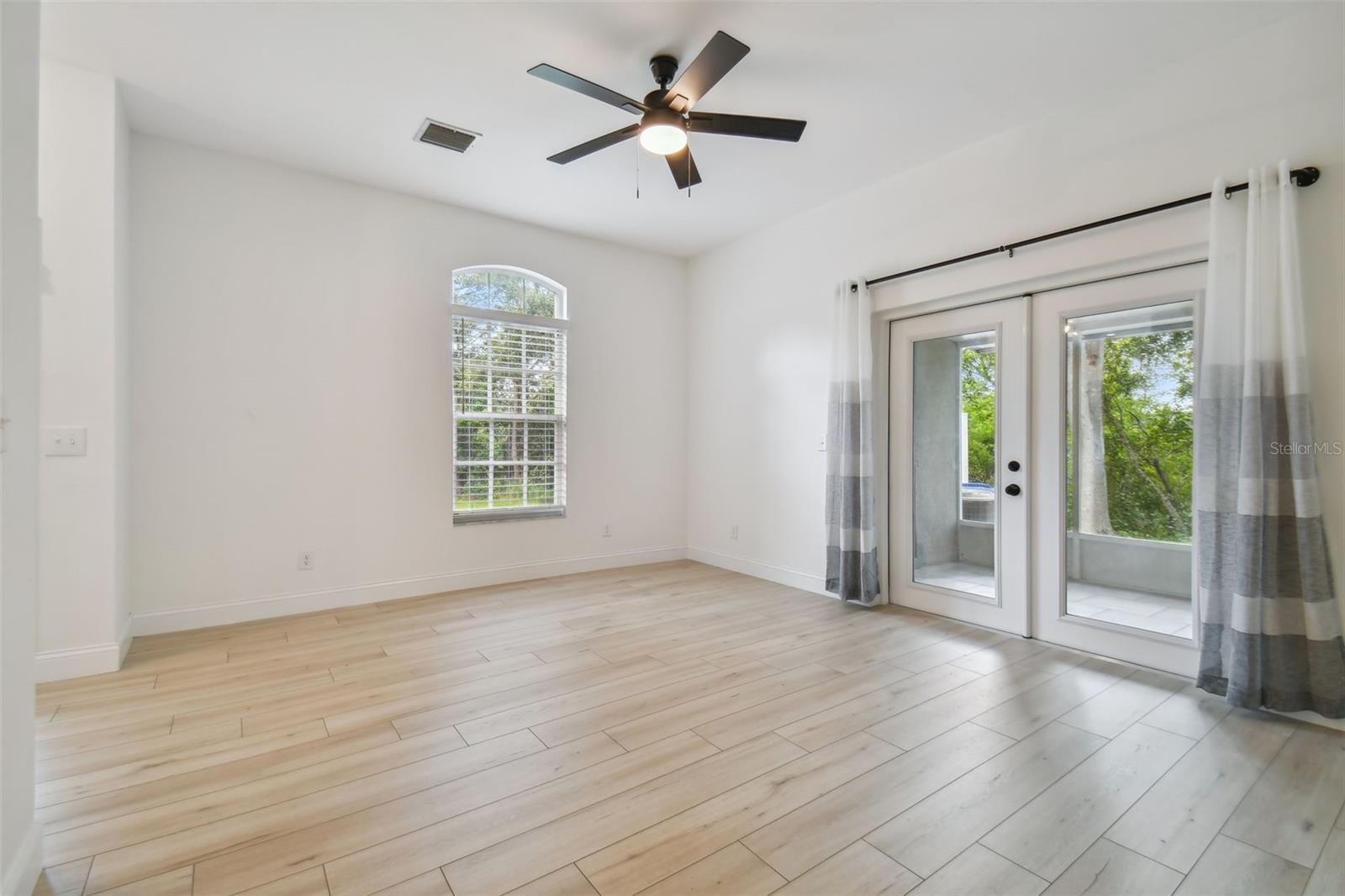 Image 16 of 86 For 4347 Deermont Circle