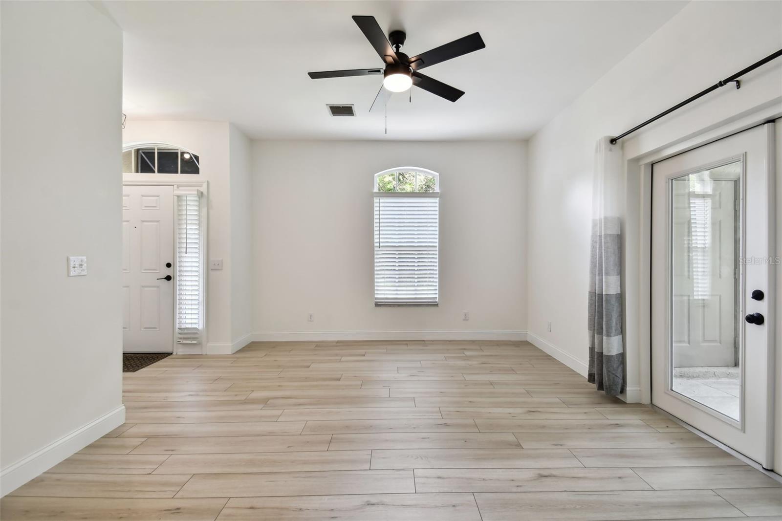 Image 22 of 86 For 4347 Deermont Circle