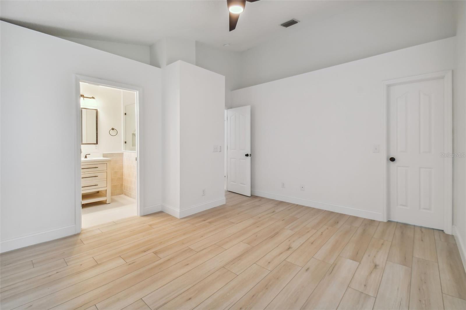 Image 41 of 86 For 4347 Deermont Circle