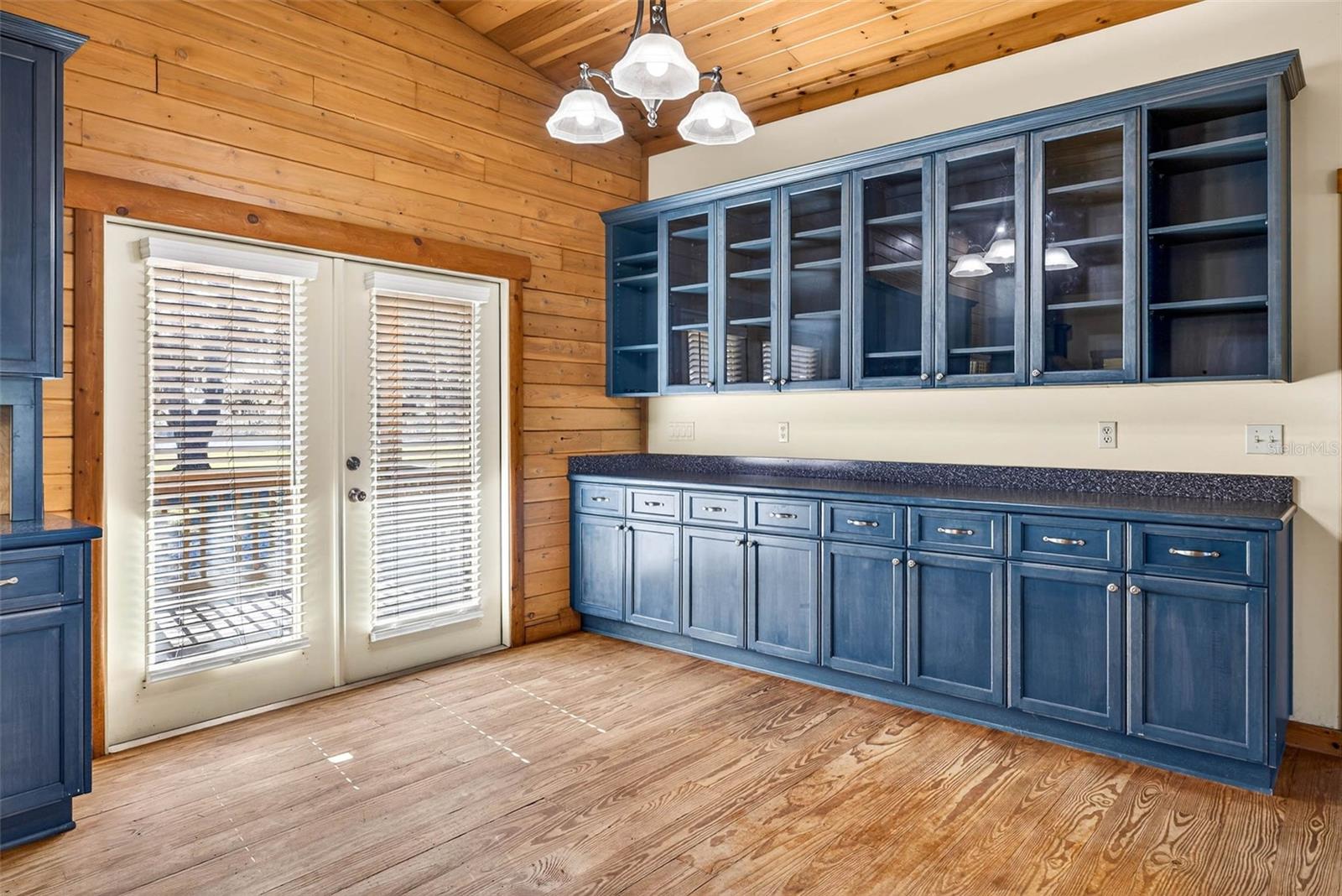 Image 12 of 84 For 6750 Sutton Oaks Lane