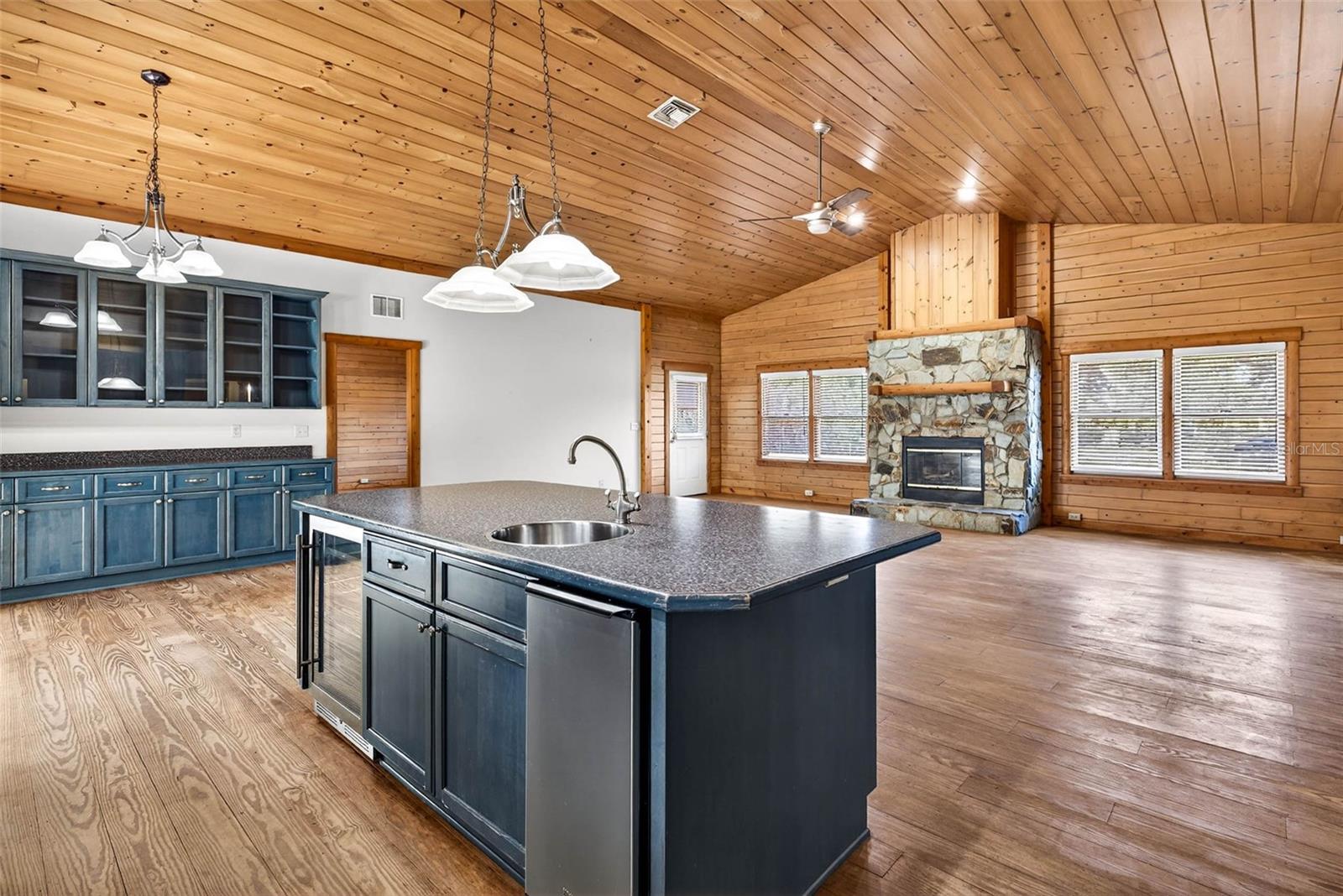 Image 15 of 84 For 6750 Sutton Oaks Lane