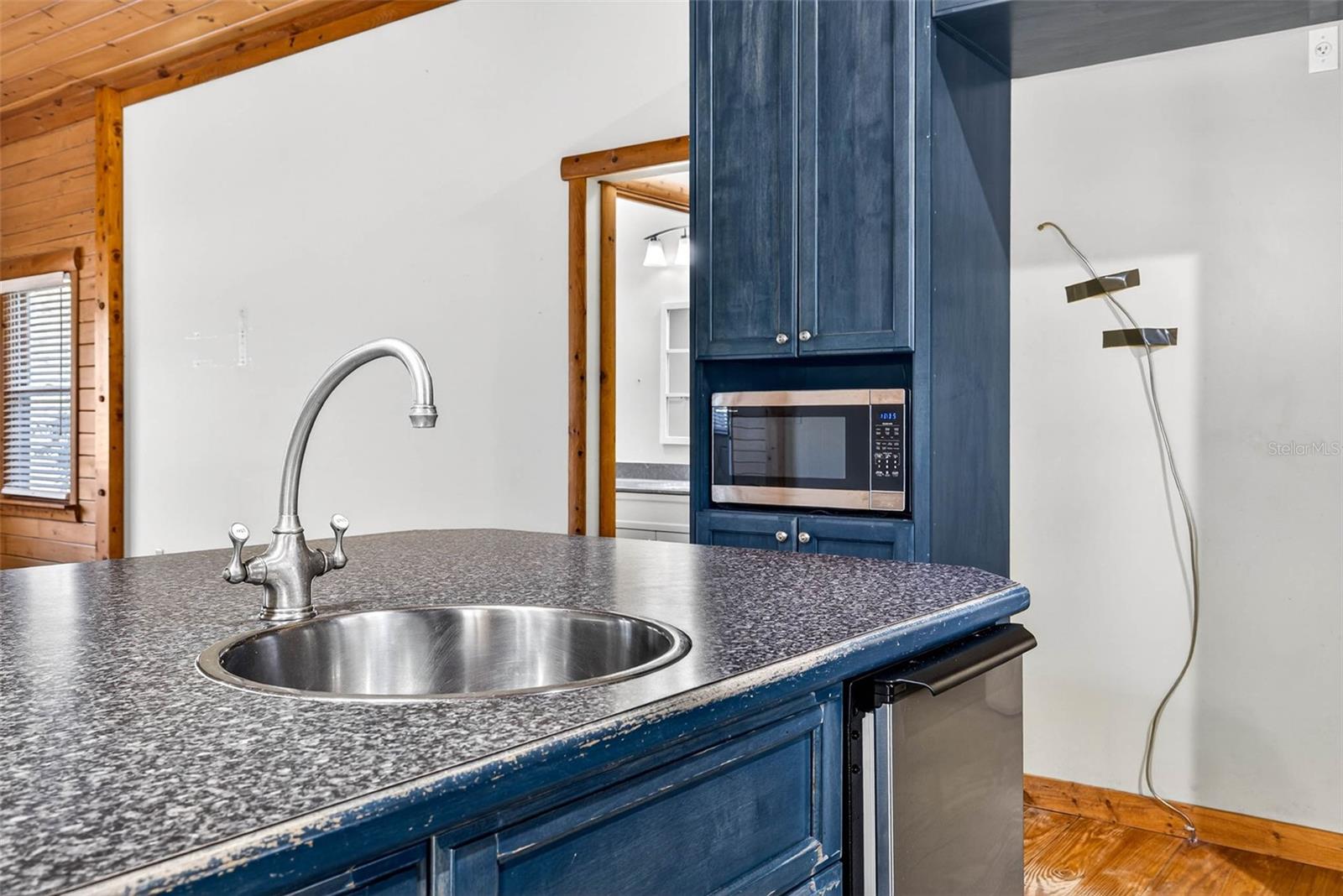 Image 17 of 84 For 6750 Sutton Oaks Lane