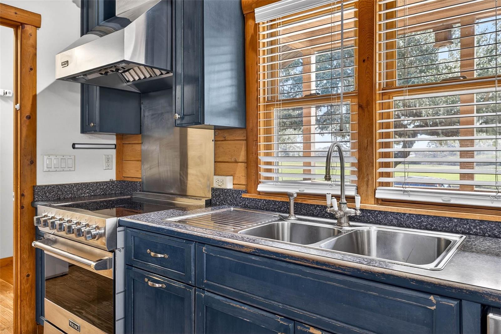 Image 18 of 84 For 6750 Sutton Oaks Lane