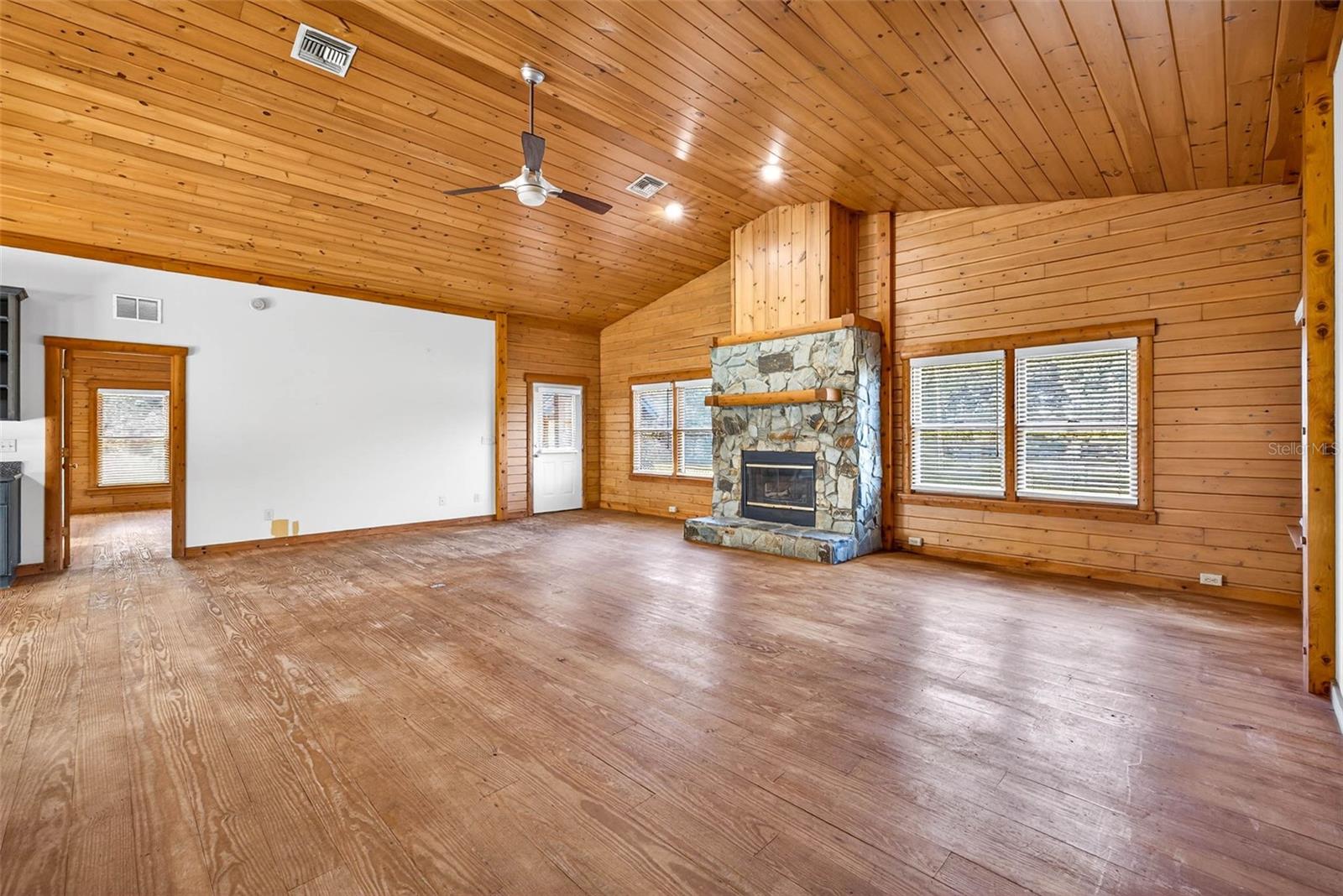 Image 20 of 84 For 6750 Sutton Oaks Lane