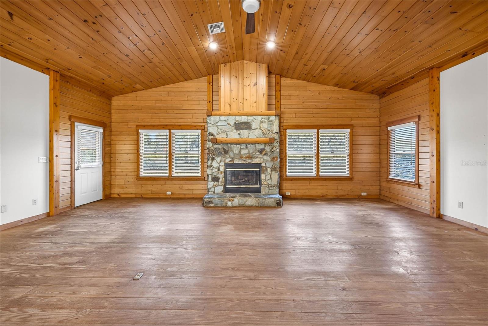 Image 21 of 84 For 6750 Sutton Oaks Lane