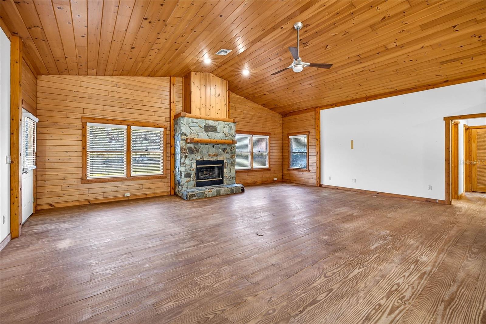 Image 22 of 84 For 6750 Sutton Oaks Lane