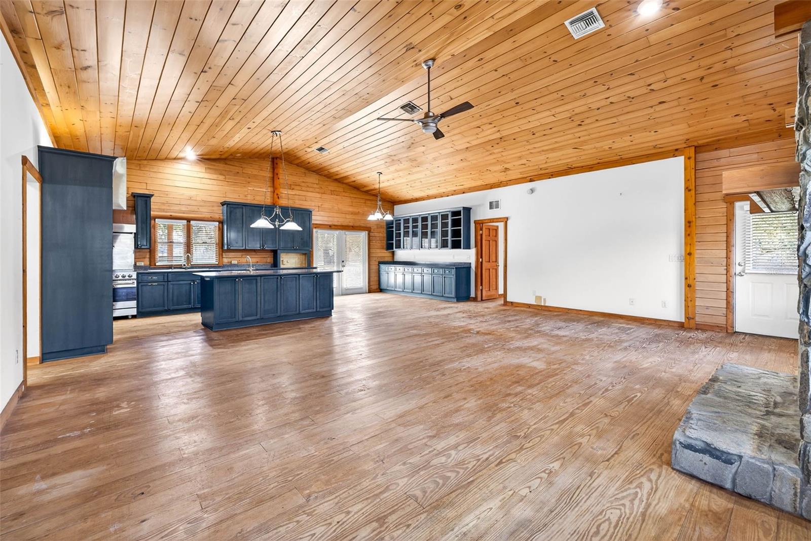 Image 24 of 84 For 6750 Sutton Oaks Lane