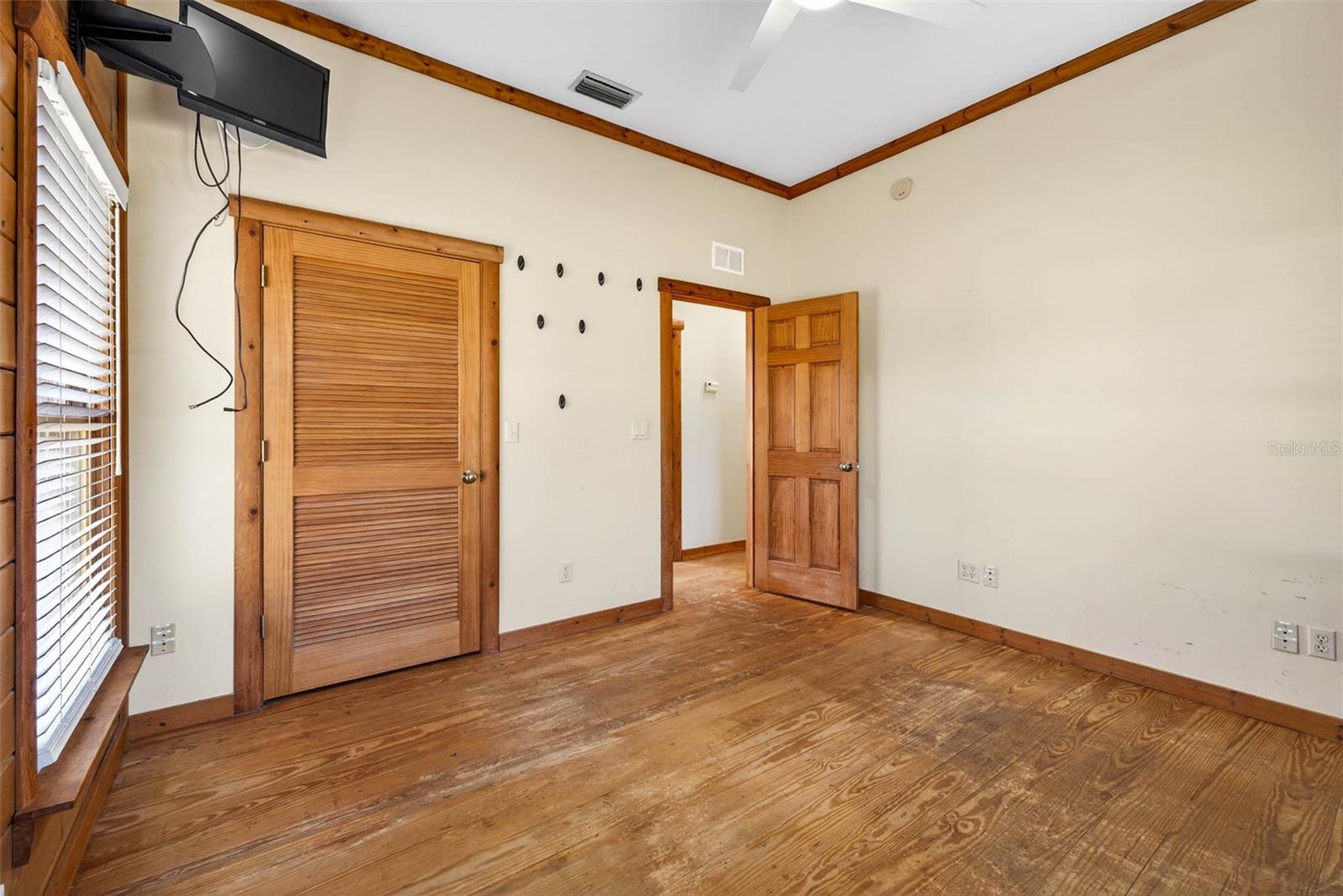 Image 26 of 84 For 6750 Sutton Oaks Lane