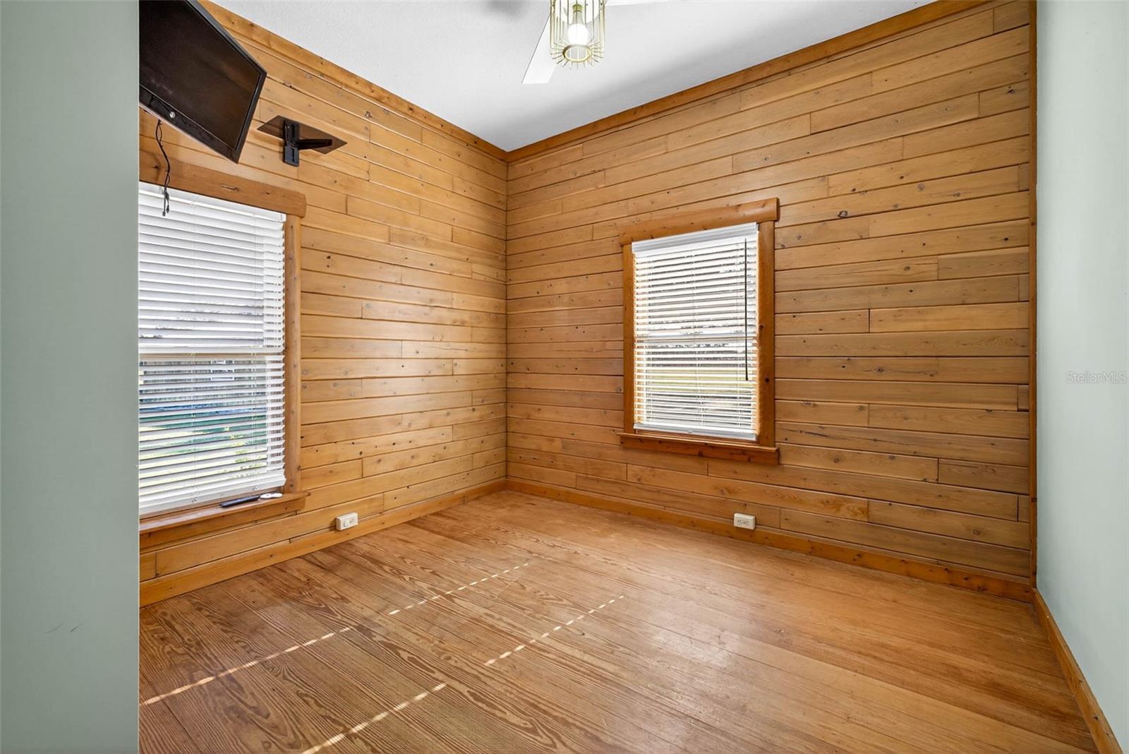 Image 27 of 84 For 6750 Sutton Oaks Lane