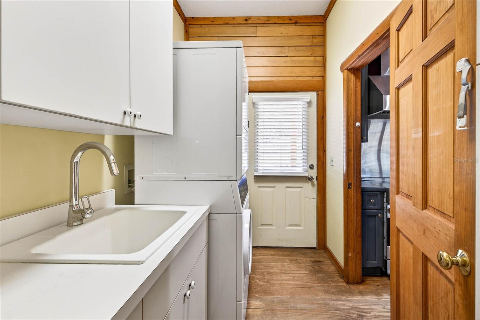 Image 40 of 84 For 6750 Sutton Oaks Lane