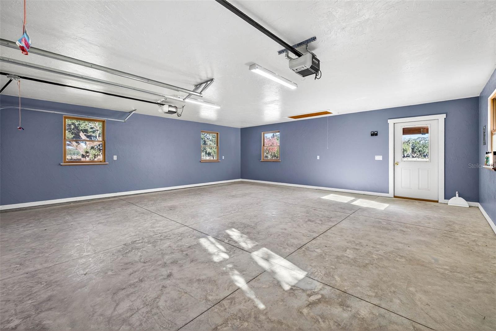 Image 44 of 84 For 6750 Sutton Oaks Lane