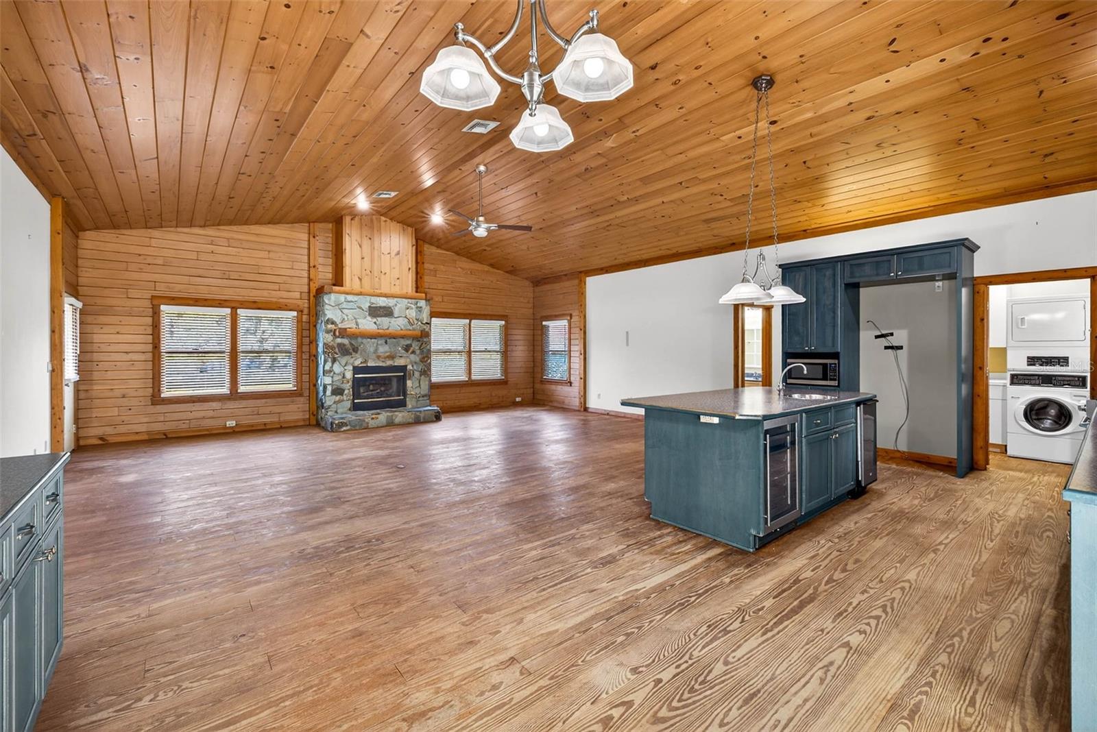 Image 9 of 84 For 6750 Sutton Oaks Lane