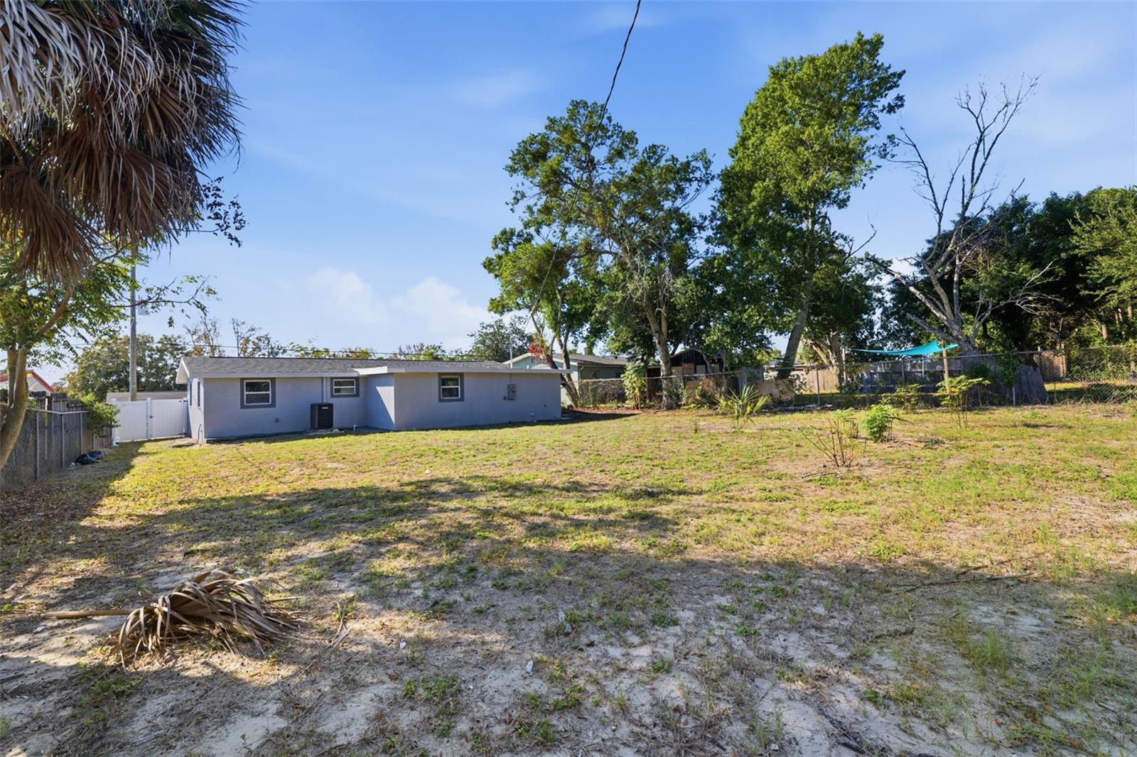 Listing photo id 24 for 7213 Country Club Drive