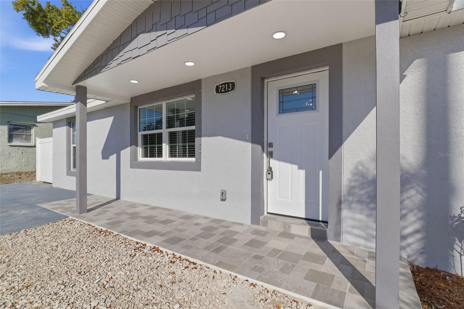 Listing photo id 3 for 7213 Country Club Drive