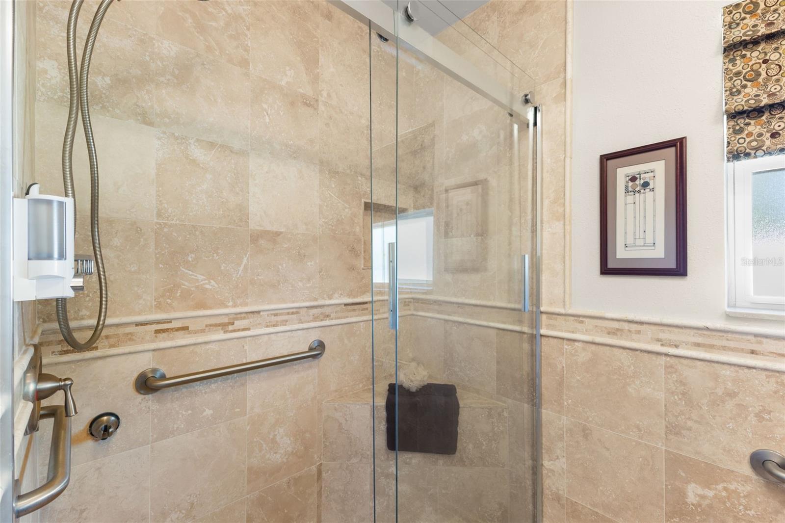 Image 23 of 43 For 1156 Taylor Avenue